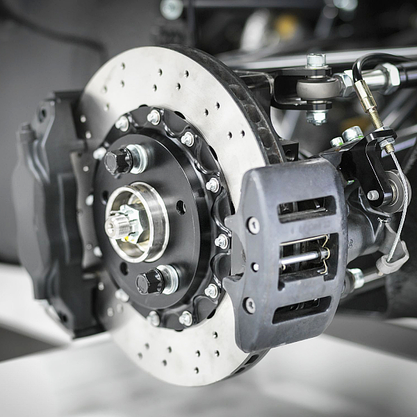 supercar-brake-detail-close-up-royalty-free-image-501869483-1550589584 (1)